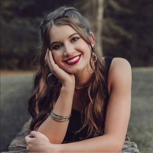 Meet your Posher, Julianna